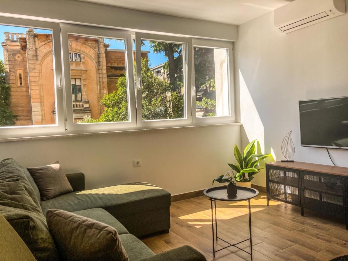 Apartament Mare *