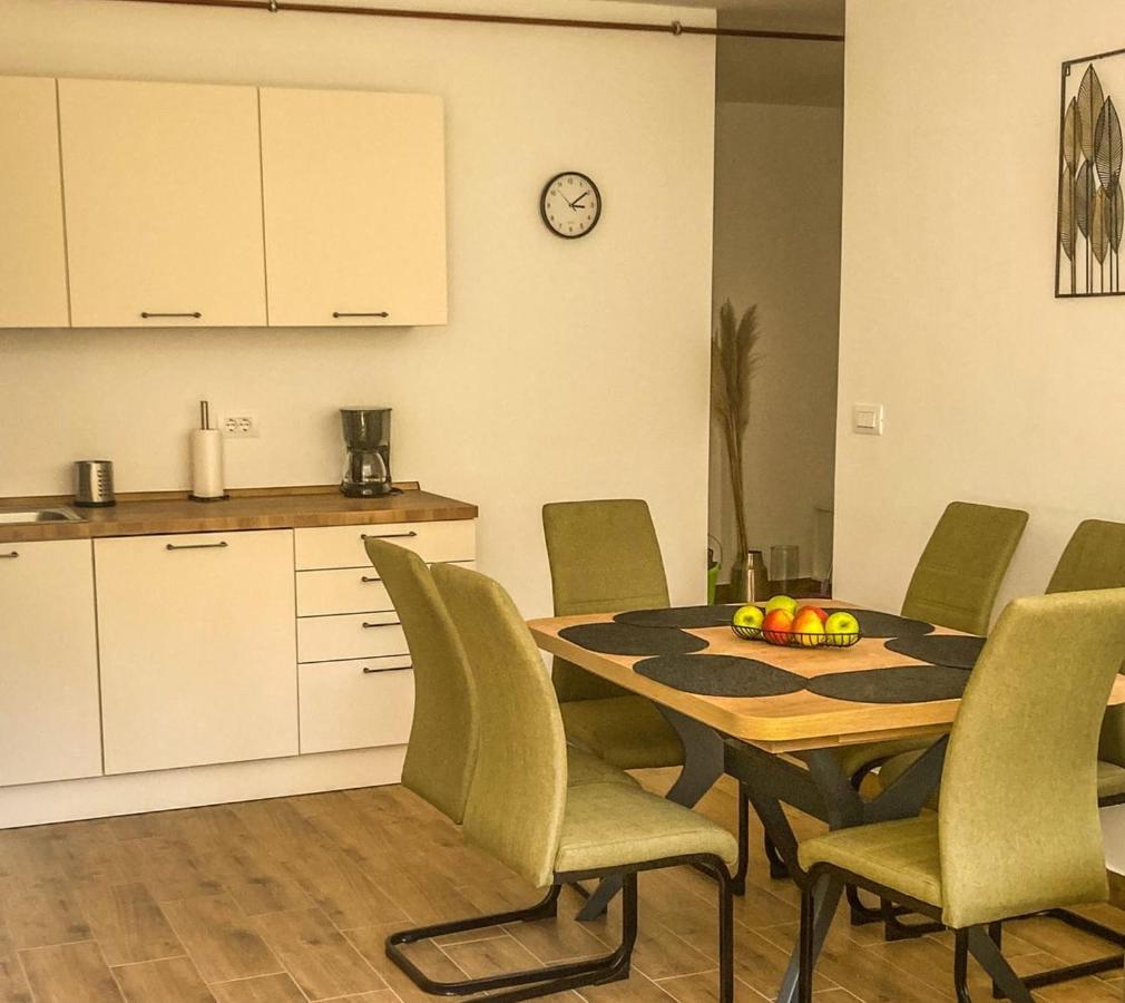 Mare Apartment *